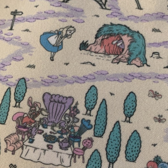 Disney Alice in wonderland zip small cosmetic case - Picture 3 of 4